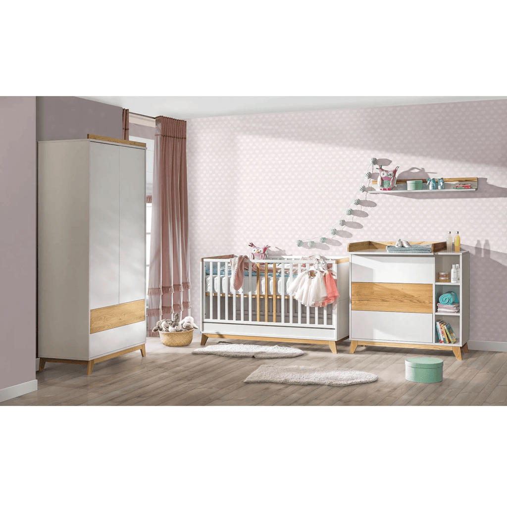 Cozy Leni - NORDIK | Babybett 120 × 60 mit ausziehbaren Gitterstäben und Sofafunktion | Eschenholz + weiß - Betten & Bettgestelle