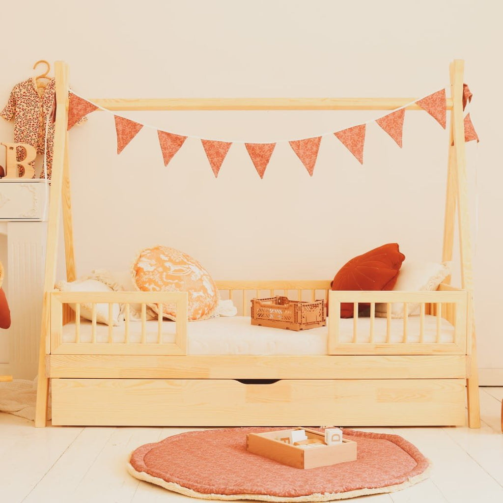 Cozy Leni - Tipi-Bett TOBI mit Schublade - im gemütlichen skandinavischen Stil - Betten & Bettgestelle